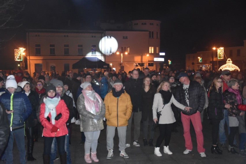 Jak ostatni dzień roku spędzili mieszkańcy Wągrowca? Zdjęcia i filmiki z imprezy sylwestrowej na Rynku 