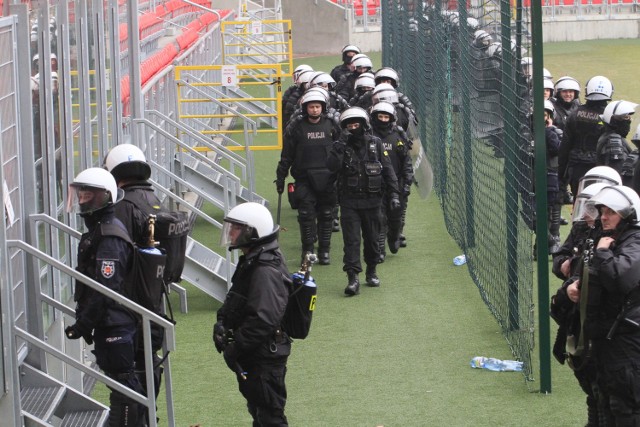 Ćwiczenia policji na stadionach Widzewa i ŁKS