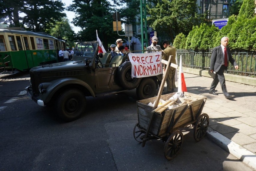 W obchodach Poznańskiego Czerwca na ulicy Kochanowskiego...