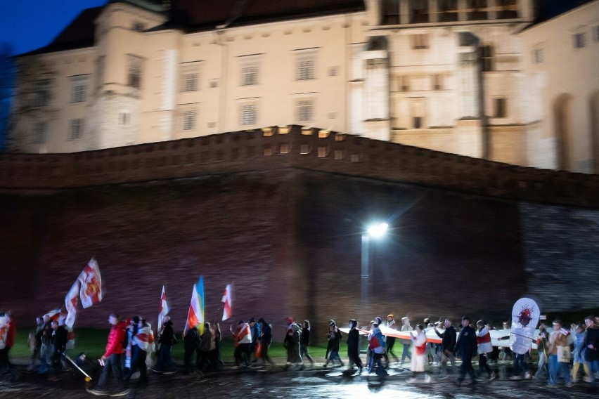 W Krakowie świętowano białoruski Dzień Wolności. Przez miasto przeszedł marsz 