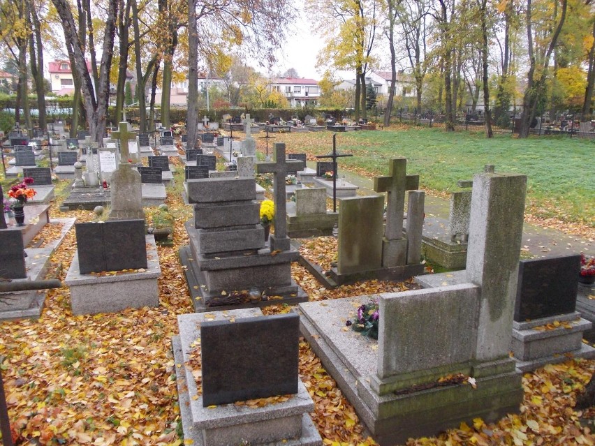 1 listopada płocczanie tłumnie wybrali się na cmentarze