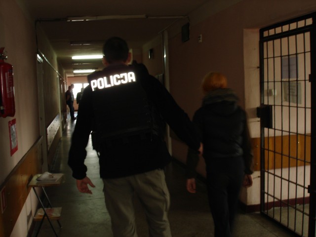 Policja zatrzymała dwoje mieszkańców Piotrkowa i bełchatowiankę podejrzanych o kradzieże i usiłowanie rozboju