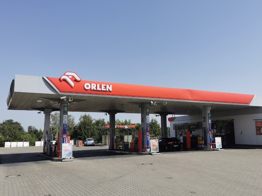 Sprawdziliśmy ceny na zambrowskich stacjach benzynowych. Za benzynę 95 i diesla trzeba zapłacić ponad 6 złotych. Gaz najtańszy od miesięcy