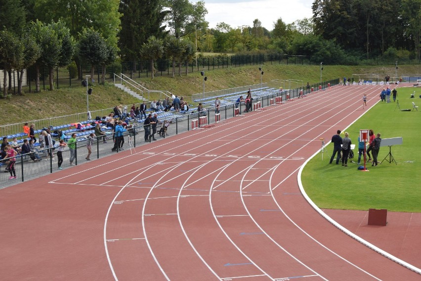 Stadion w Szczecinku, ale pobiegać możesz w chuście dla biegaczy [zdjęcia]