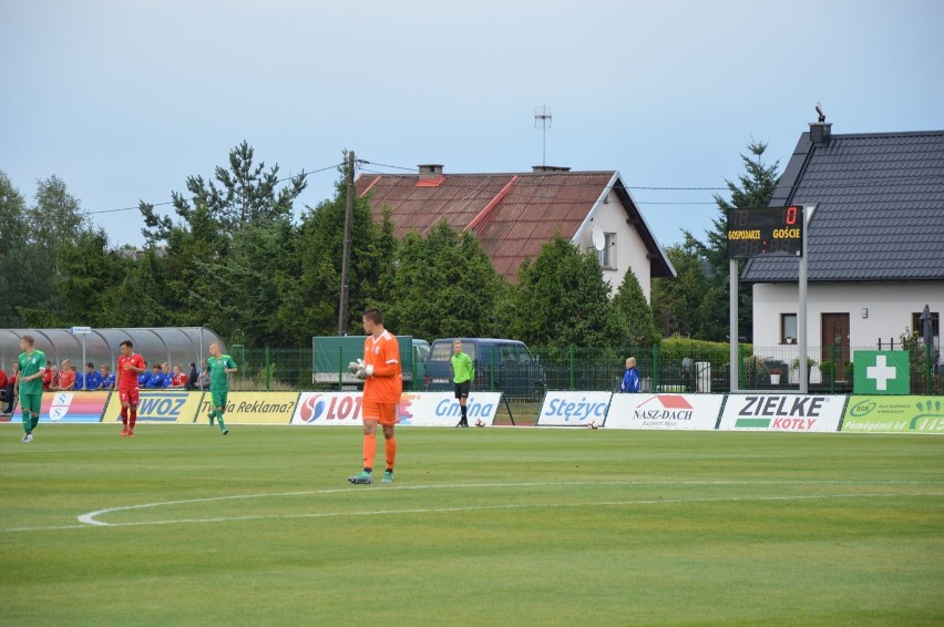 Inauguracja II lii: mecz KS Radunia Stężyca - Gwardia Koszalin