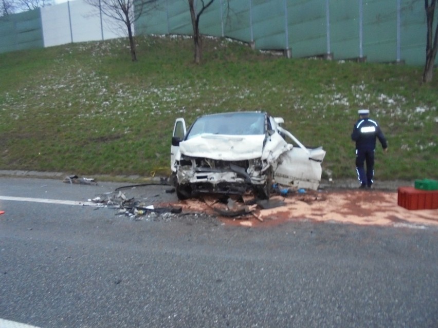 Wypadek na obwodnicy Bochni. Dwie osoby ranne [ZDJĘCIA]