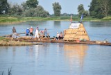 25. Flis Odrzański dotarł do Gostchorza. Mieszkańcy przyjęli flisaków inaczej niż w poprzednich latach. Przywitali ich na plaży nad Odrą