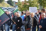 Manifestacja pod siedzibą JSW. Górnicy domagają się przywrócenia deputatów i wypłacenia świadczeń [ZDJĘCIA]