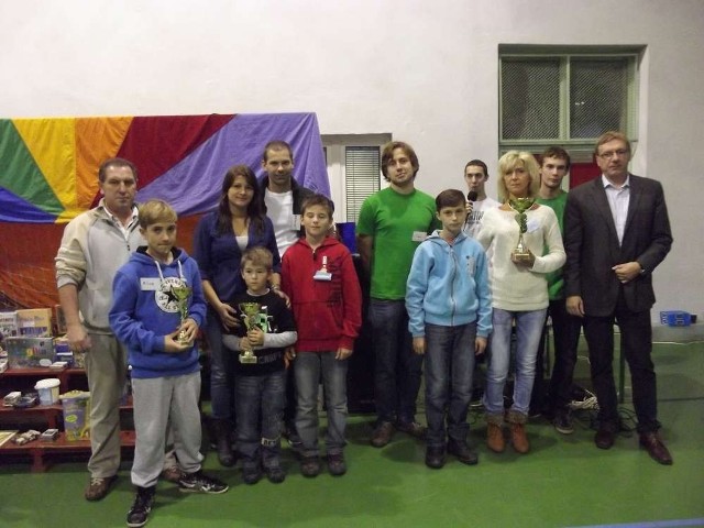 W SP nr 8 w Gnieźnie zrealizowano projekt "Sport i rekreacja - rodzin afirmacja"