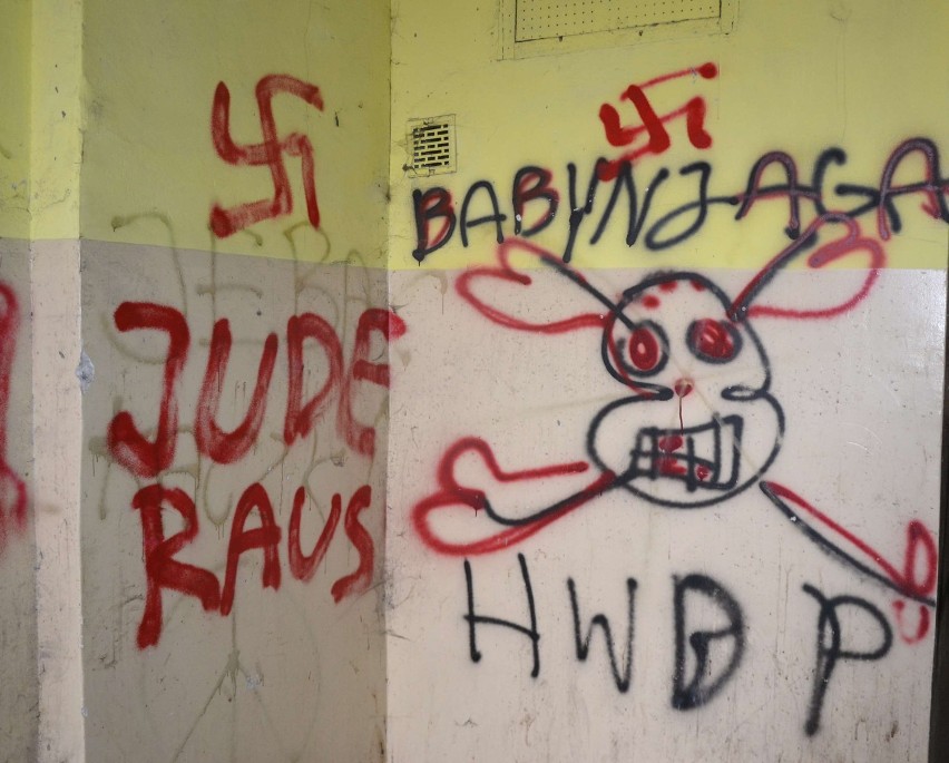 Swastyki i "Jude raus" w centrum Malborka. Bez komentarza...