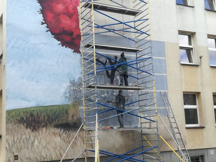 Mural poświęcony Powstaniu Wielkopolskiemu powstaje w...