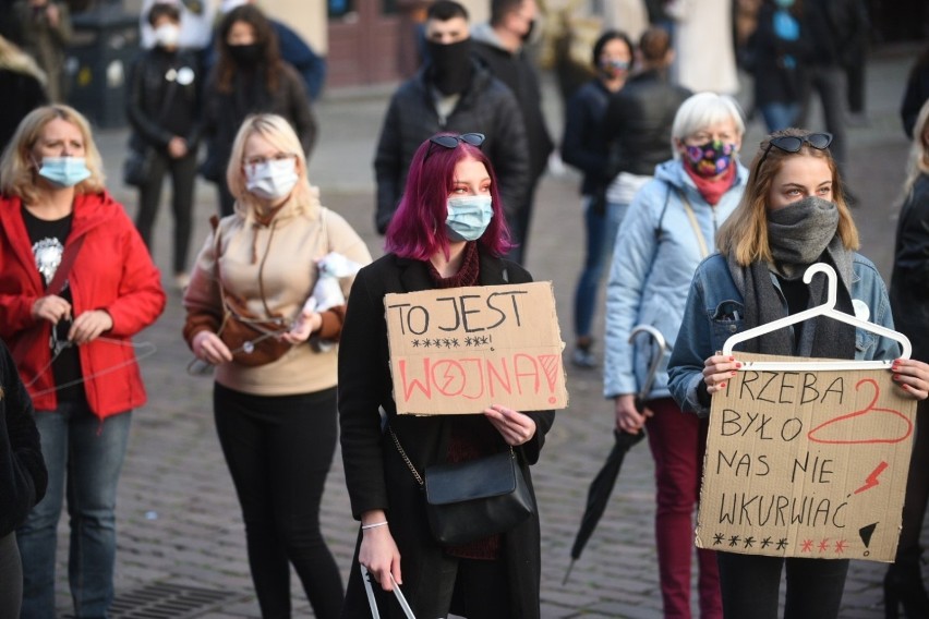 W niedzielę (25.10) o godz. 16 przy pomniku Mikołaja...