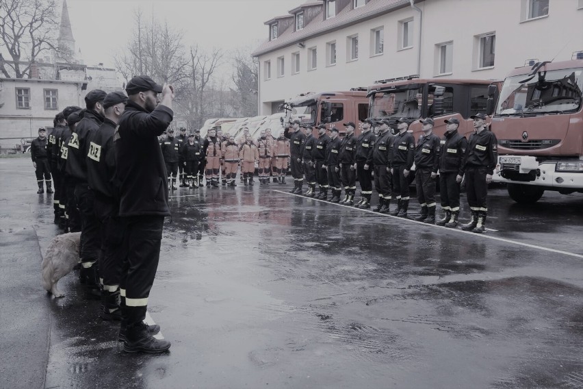 Strażacy i ratownicy z Dolnego Śląska uczcili pamięć tragicznie zmarłych w Wałbrzychu kolegów. Zobaczcie zdjęcia