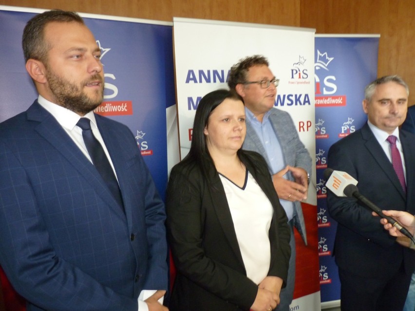 Radni powiatowi PiS z Radomska popierają Annę Milczanowską w wyborach do sejmu [ZDJĘCIA, FILM]