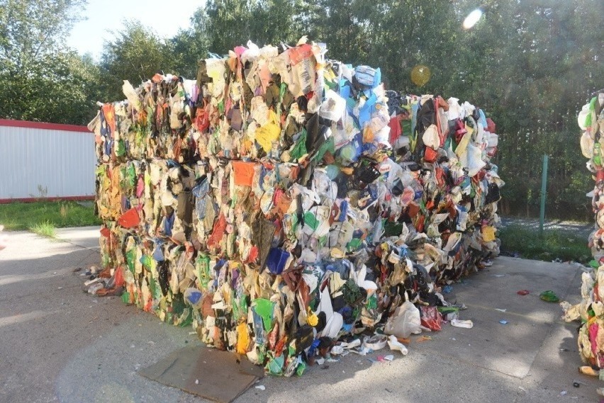 Archiwalne zdjęcia związane z odpadami i wysypiskiem w...