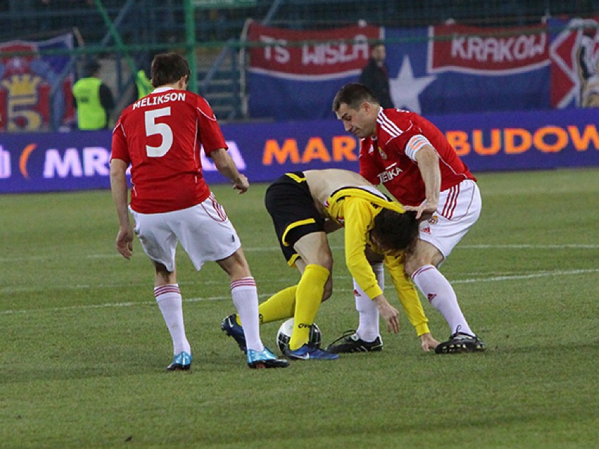 Wisła pokonała w sobotnim meczu Widzew Łódź 2:0. W...