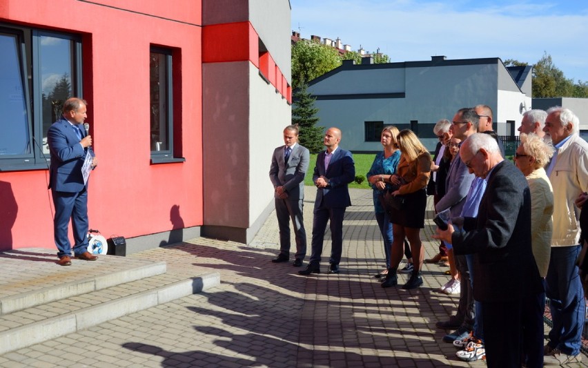 Na jednym z budynków stadionu Juweni w Przemyślu odsłonięto...