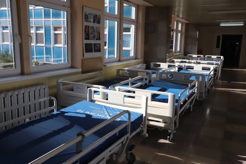 Nowe łóżka i szafki dla pacjentów