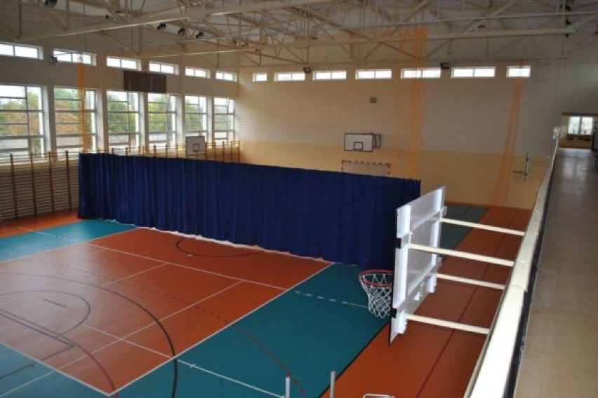 Zakończył się remont hali sportowej w ZS nr 1

W Zespole...