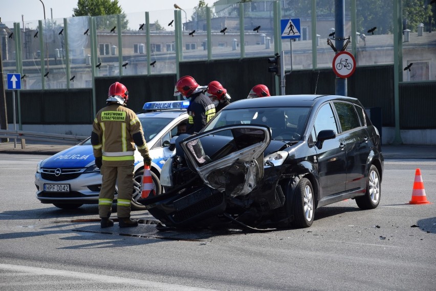 Wypadek na skrzyżowaniu Sobieskiego i Rataja w Skierniewicach [ZDJĘCIA]