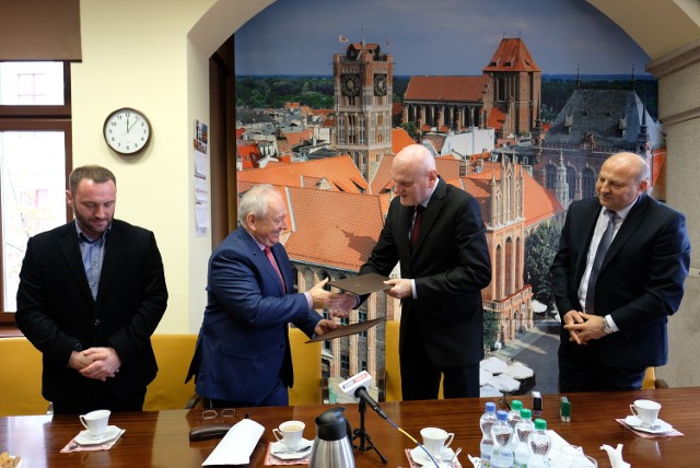 10 października prezydent Torunia Michał Zaleski i Burmistrz Ciechocinka Leszek Dzierżewicz podpisali porozumienie w sprawie dostawy wody do Ciechocinka