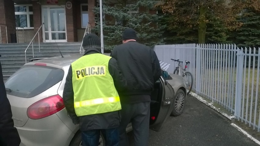 Złodzieje aut złapani. Policjanci odzyskali pojazdy zrabowane m.in. w Sieradzu i Łasku