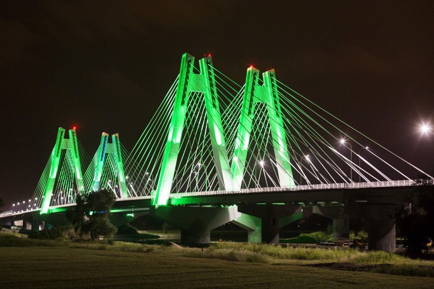 Nowy most na obwodnicy Krakowa z przepiękną iluminacją [ZDJĘCIA]