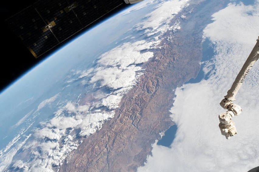 NASA co pewien czas publikuje unikalne zdjęcia Ziemi ze...