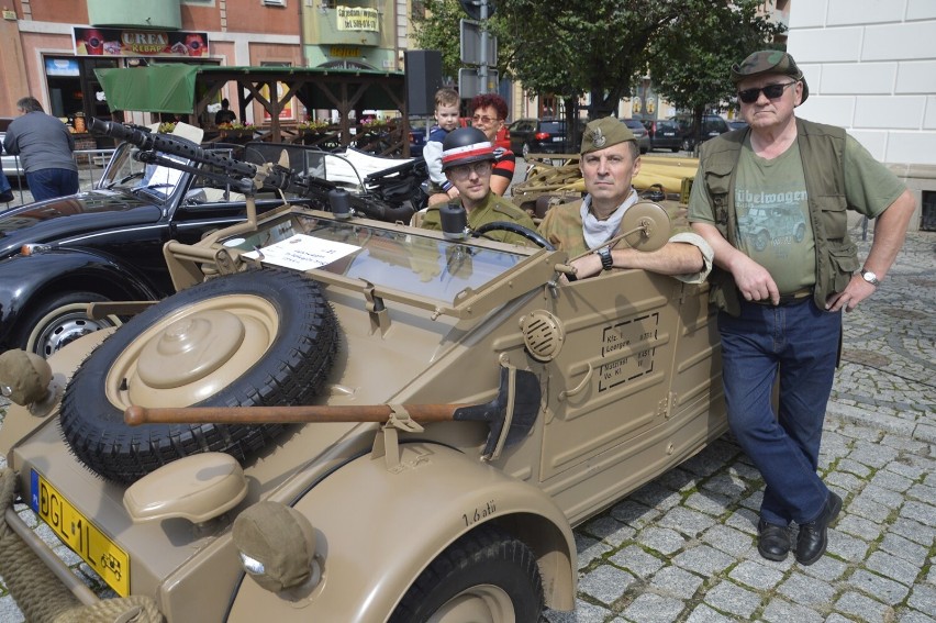 Pasjonaci z Głogowa odnowili stare wojskowe auta