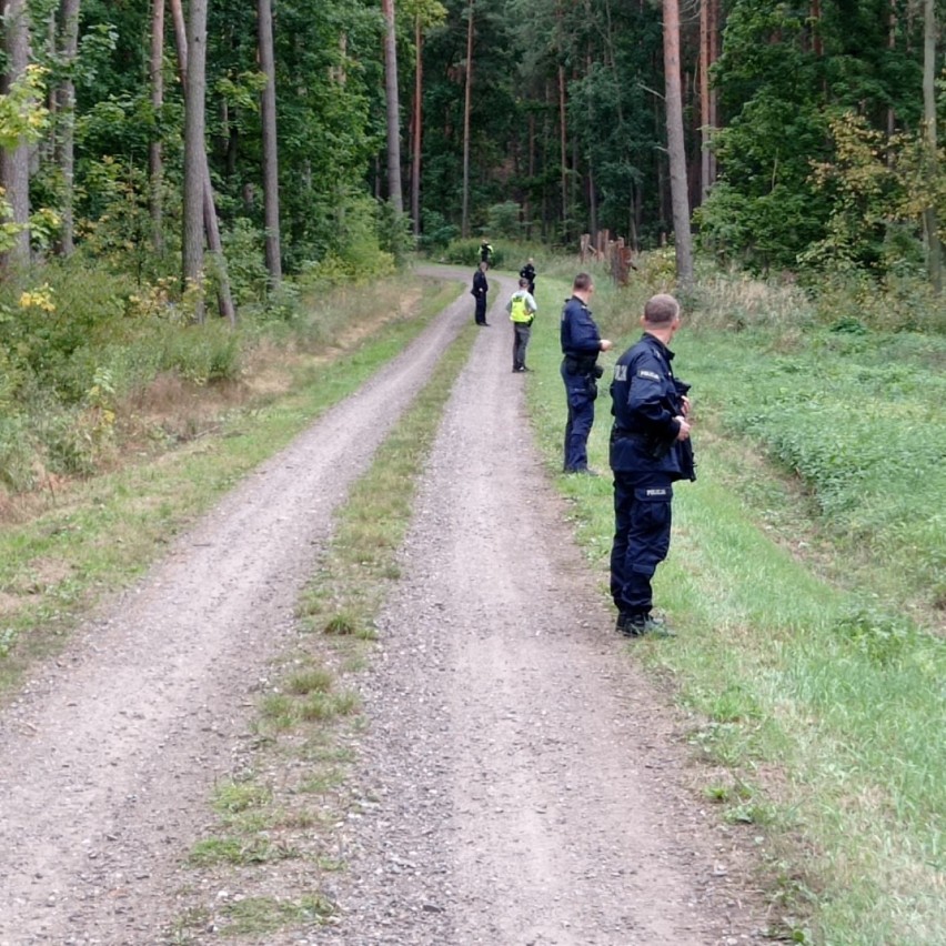 Łącznie w poszukiwaniach wzięło udział 74 policjantów i...