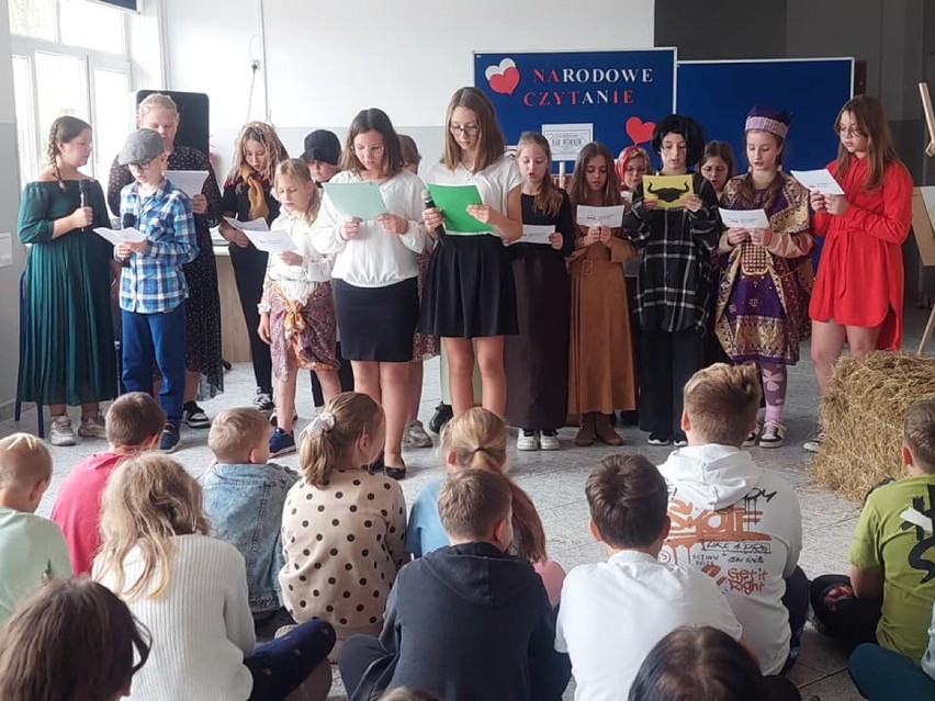Podróżnicy Polscy patronem Szkoły Podstawowej w Zacharzynie