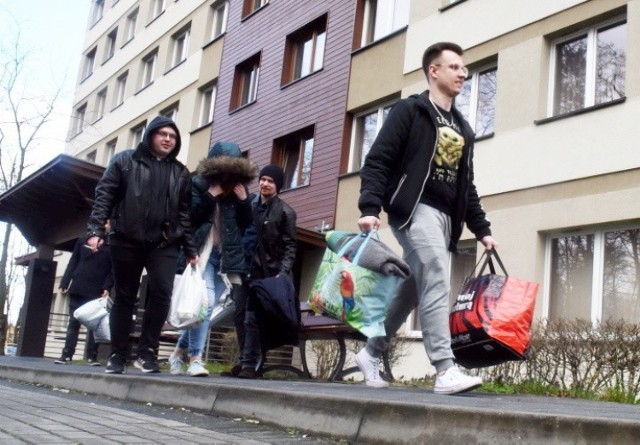 Uniwersytet Zielonogórski odwołał bezterminowo zajęcia. Studenci, doktoranci i uczestnicy studiów doktoranckich muszą opuścić akademiki w Zielonej Górze i Sulechowie.