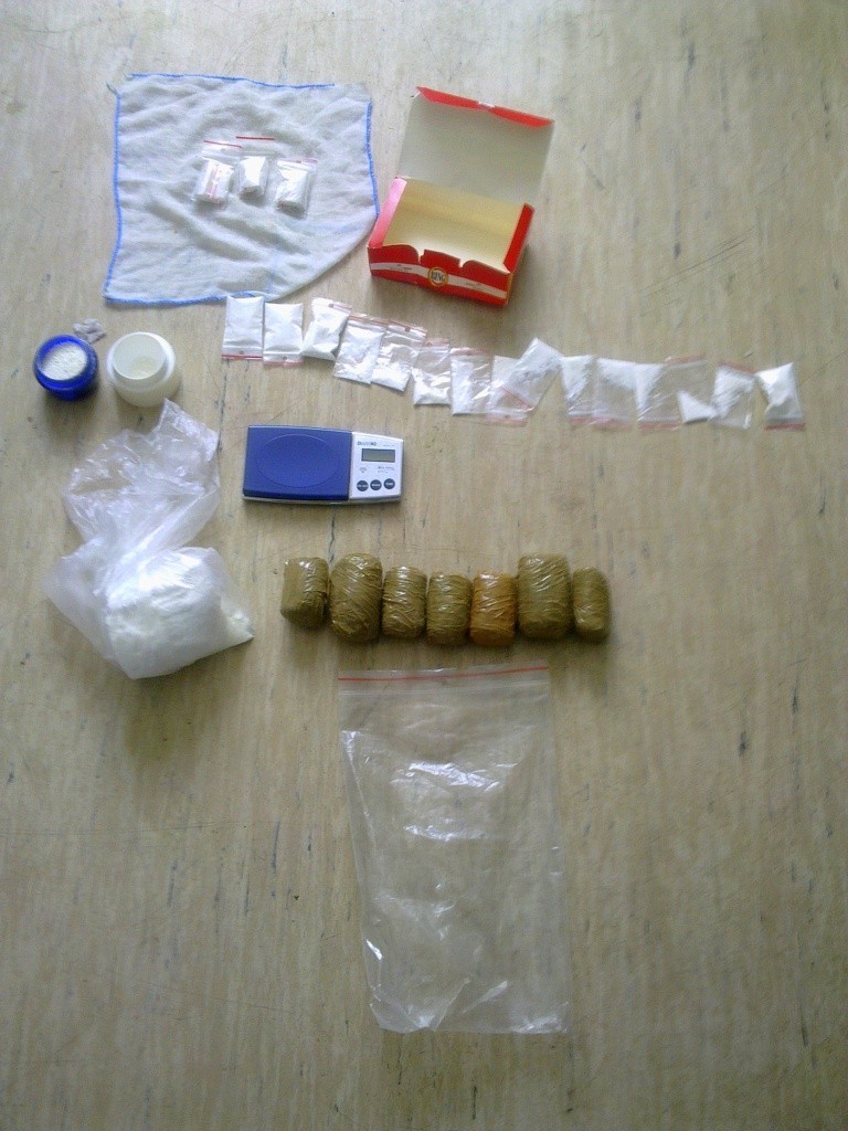 Funkcjonariusze zabezpieczyli 1,5 kilograma narkotyków.