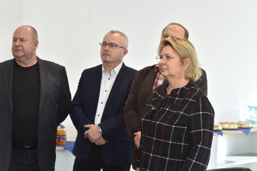 Firma KSB z Leszna przekazała 20 komputerów Zespołowi Szkół Technicznych w Lesznie