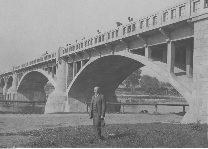 Most żelbetowy na rzece Sole w Oświęcimiu wybudowany w 1924...