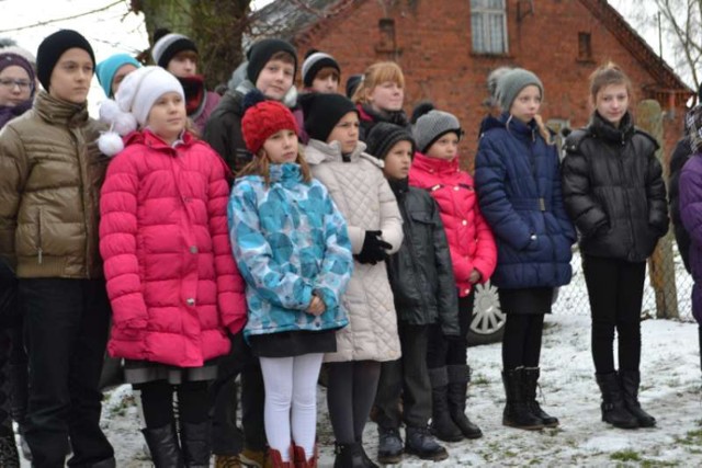 Lutynia - posadzenie dębu wolności i rocznica powstania wielkopolskiego