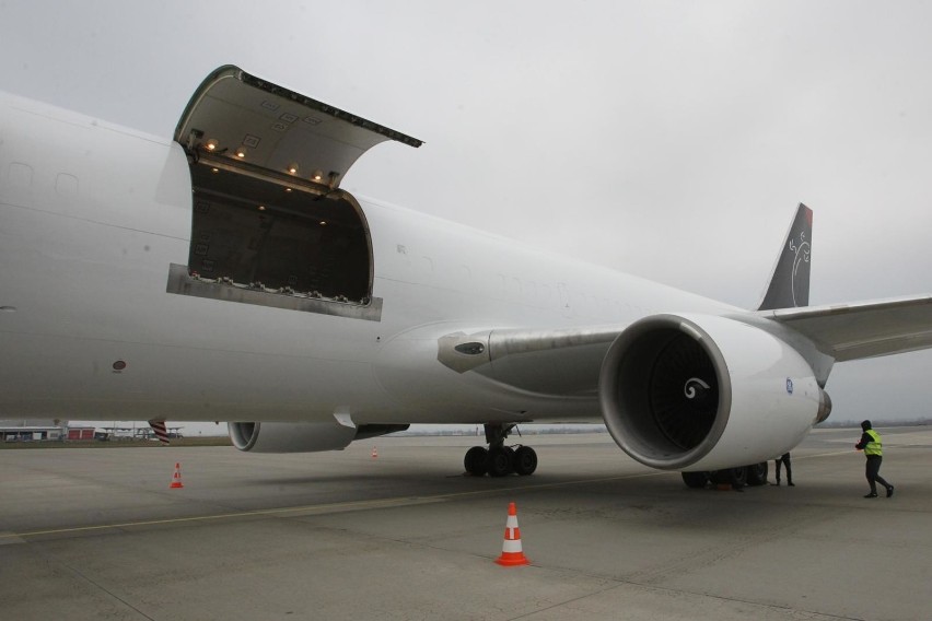 Szerokokadłubowy Boeing 767 w wersji cargo polskiej linii...