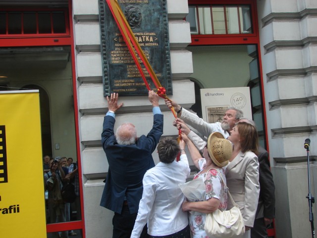 Wczoraj (23 maja) przy ul. Moniuszki 2 odsłonięto tablicę ...