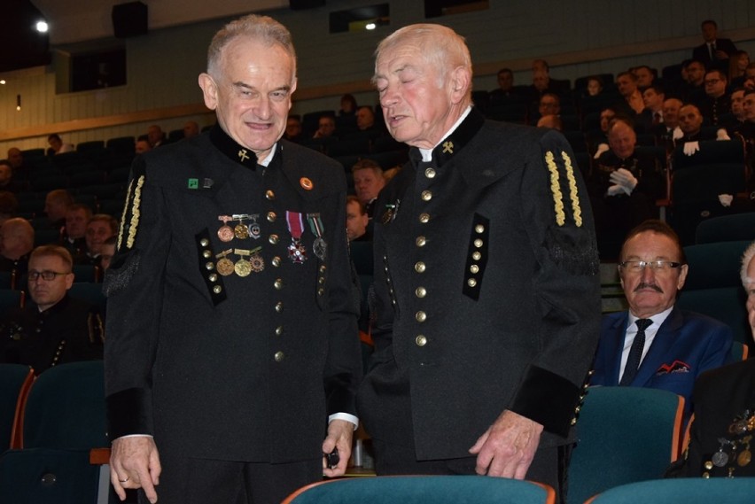 Barbórka PeBeKa. Zasłużeni pracownicy odznaczeni medalami i...