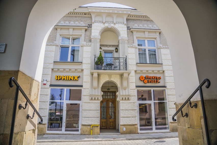 Sphinx otworzył nową restaurację przy Rynku w Krośnie. To pierwszy lokal pod szyldem tej znanej sieci gastronomicznej w mieście [ZDJĘCIA]