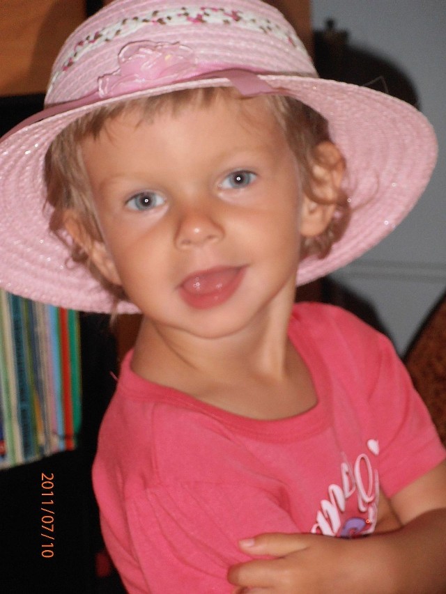 Marika Czekalska, 4 lata, Łęczyca - wyślij sms o treści NTBOBO.1 na numer 72355 (koszt 2.46 zł z VAT)