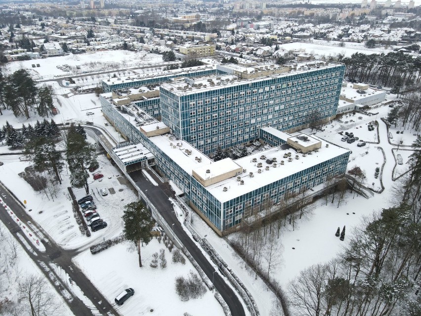 LESZNO. Szpital w Lesznie wstrzymuje szczepienia przeciwko Covid-19. Powodem jest brak dostaw szczepionek [ZDJĘCIA] 