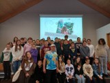 150 uczniów z gminy Gizałki spotkało się z Adamem Włodarczykiem, pleszewskim podróżnikiem i polarnikiem