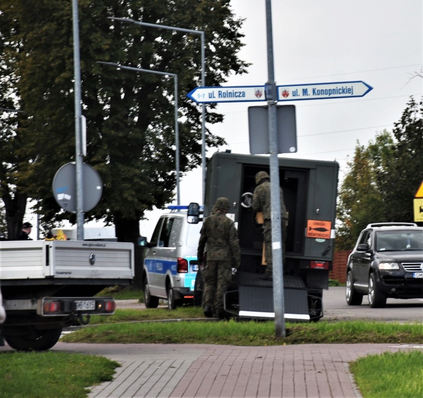 Malbork. Niewybuch znaleziony przy remoncie mostku na ul. Dąbrówki. Zabrał go patrol saperski z Elbląga