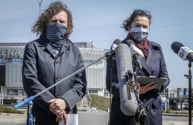 Aleksandra Dulkiewicz i Jacek Karnowski składają zawiadomienia do prokuratury: chodzi o nakaz przekazania spisu wyborców. Gdańsk, Sopot, 23.04.2020