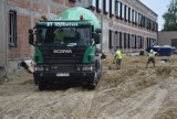 Teraz w ośrodku leje się beton, w wakacje stanie akcelerator