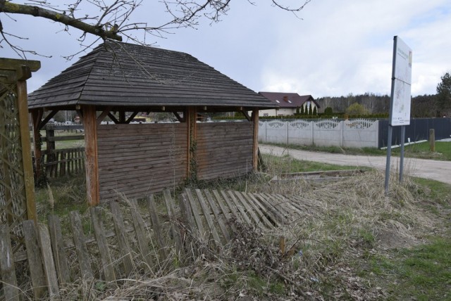 Miejsce Odpoczynku Turysty w Budach Grabskich na odpoczynek raczej się nie nadaje