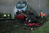 Wypadek na przejeździe kolejowym w Raciborowicach. Jedna ofiara śmiertelna