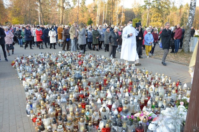 Z początkiem 2023 roku na cmentarzu przy ul. Kaszubskiej w Lęborku zostanie wprowadzona obowiązkowa segregacja odpadów.