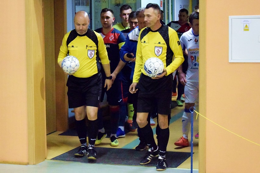 II liga futsalu: BestDrive Futsal Piła do przerwy remisował z Piastem Poniec, ale później zaaplikował rywalom worek bramek! Zobacz zdjęcia